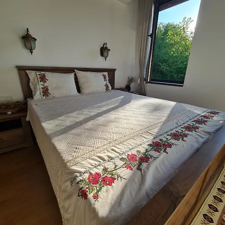 Eco St Ignatius еко лодж игнажден *